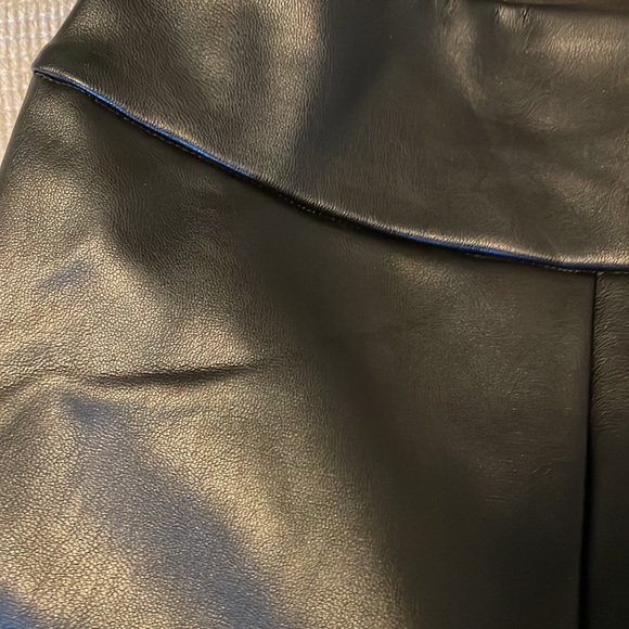 Black leather pants - Picture 2 of 4